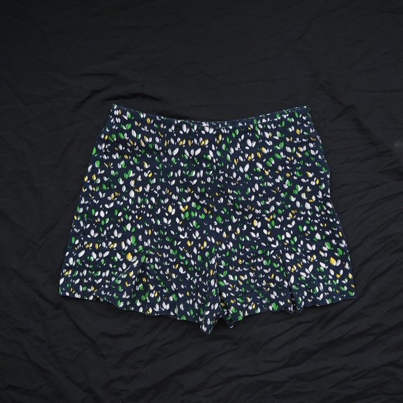 High-Waisted Twill Pleated Shorts - Picture 1 of 6